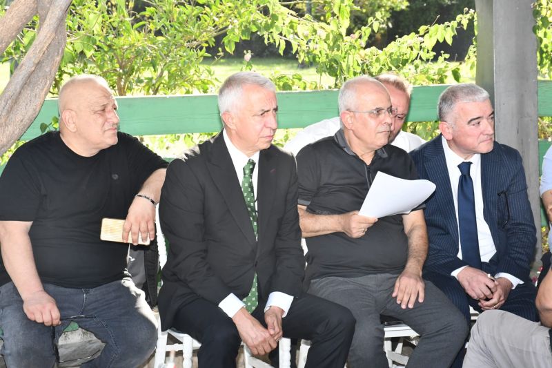 Başkan Çakın ve Yönetim Kurulu konuşmaları dikkatle dinledi.jpg